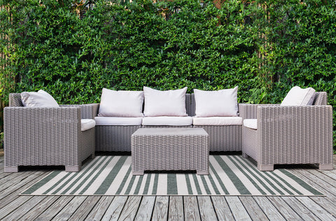 Bristol Reversible Indoor / Outdoor Rug - Stripes in outdoor setting
