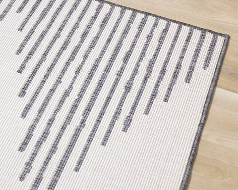  Bristol Reversible Indoor / Outdoor Rug - Diamond corner