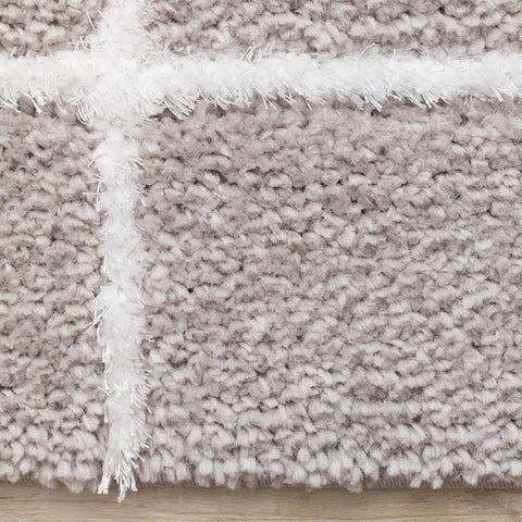 Sully Rug - Grey Broken Lines side detail